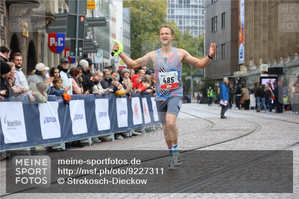 05.10.2025 - 20. swb-Marathon Bremen Strokosch-Dieckow http://msf.ph/oto/9227311 05.10.2025 12:22:07 Ziel 485 meine-sportfotos.de