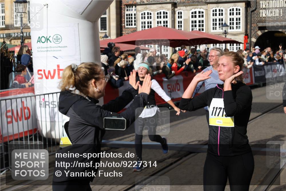 05.10.2025 - 20. swb-Marathon Bremen Yannick Fuchs http://msf.ph/oto/9227314 05.10.2025 11:01:16 Ziel 9182, 9305, 9443, 9880, 9954, 10477, 10630, 10914, 11053, 11337, 11338, 11524, 11719 meine-sportfotos.de