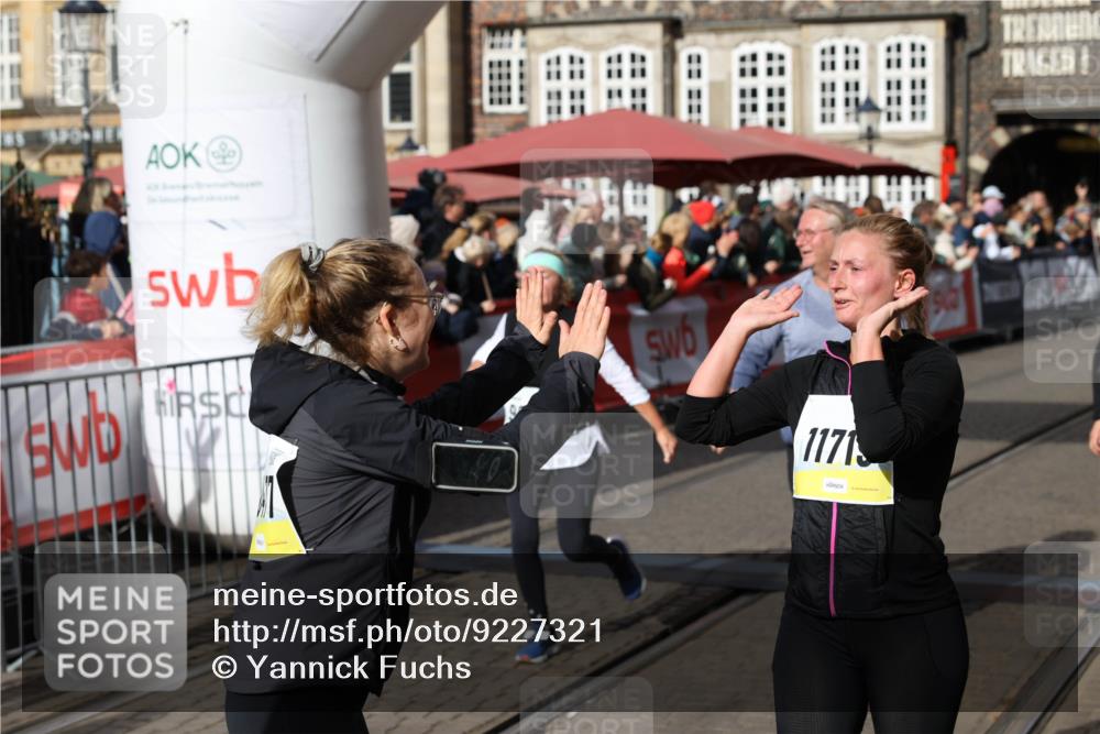 05.10.2025 - 20. swb-Marathon Bremen Yannick Fuchs http://msf.ph/oto/9227321 05.10.2025 11:01:16 Ziel 9182, 9305, 9443, 9880, 9954, 10477, 10630, 10914, 11053, 11337, 11338, 11524, 11719 meine-sportfotos.de