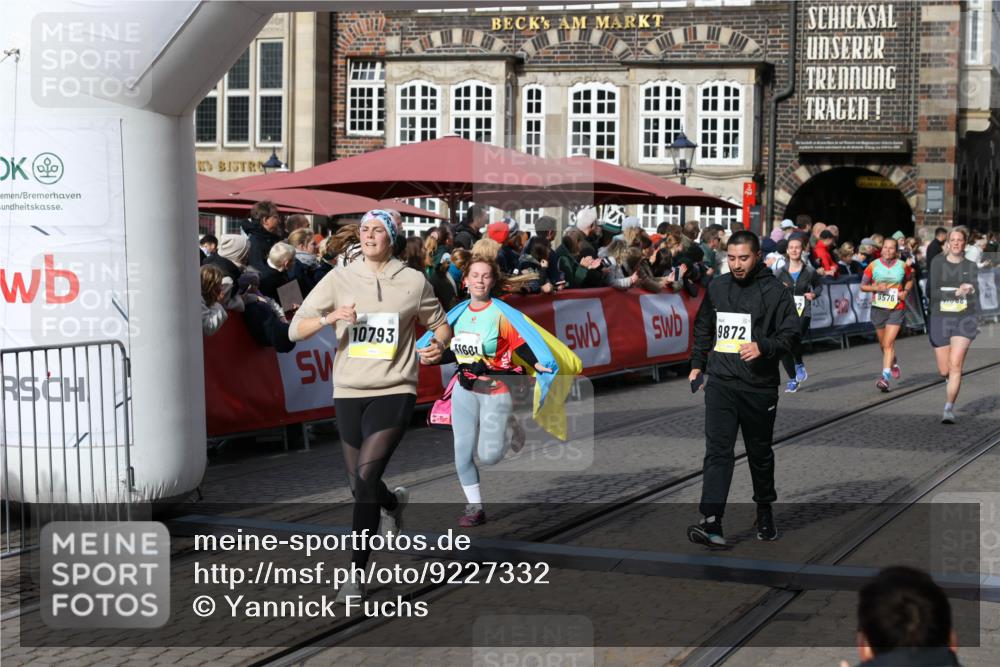 05.10.2025 - 20. swb-Marathon Bremen Yannick Fuchs http://msf.ph/oto/9227332 05.10.2025 10:58:09 Ziel 9568, 9576, 9582, 9719, 9872, 10127, 10395, 10577, 10703, 10793, 11058, 11116, 11301, 11601, 11663 meine-sportfotos.de
