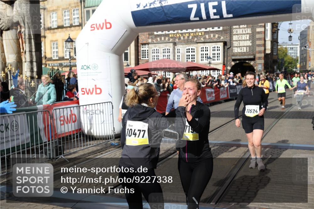 05.10.2025 - 20. swb-Marathon Bremen Yannick Fuchs http://msf.ph/oto/9227338 05.10.2025 11:01:16 Ziel 9182, 9305, 9443, 9880, 9954, 10477, 10630, 10914, 11053, 11337, 11338, 11524, 11719 meine-sportfotos.de