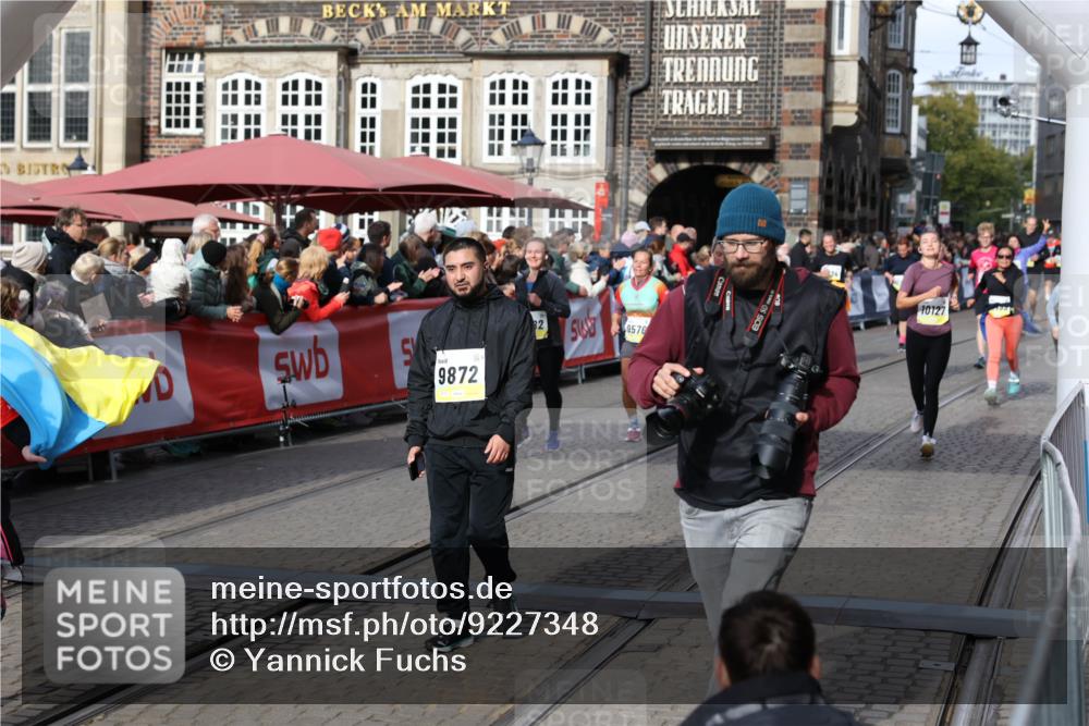 05.10.2025 - 20. swb-Marathon Bremen Yannick Fuchs http://msf.ph/oto/9227348 05.10.2025 10:58:10 Ziel 9568, 9576, 9582, 9872, 10127, 10395, 10459, 10577, 10703, 10793, 11058, 11601, 11663 meine-sportfotos.de