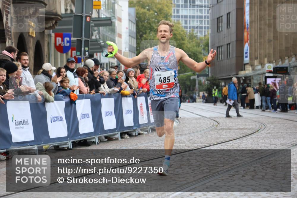 05.10.2025 - 20. swb-Marathon Bremen Strokosch-Dieckow http://msf.ph/oto/9227350 05.10.2025 12:22:07 Ziel 485 meine-sportfotos.de