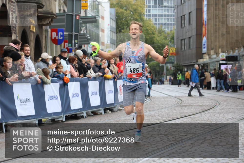 05.10.2025 - 20. swb-Marathon Bremen Strokosch-Dieckow http://msf.ph/oto/9227368 05.10.2025 12:22:07 Ziel 485 meine-sportfotos.de