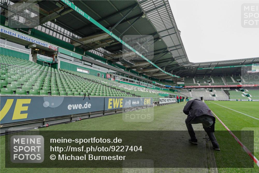 05.10.2025 - 20. swb-Marathon Bremen Michael Burmester http://msf.ph/oto/9227404 05.10.2025 11:53:11 Laufen im Stadion 408 meine-sportfotos.de