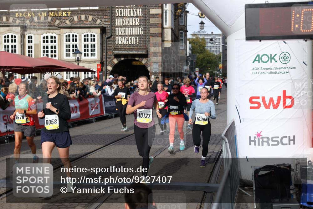 05.10.2025 - 20. swb-Marathon Bremen Yannick Fuchs http://msf.ph/oto/9227407 05.10.2025 10:58:12 Ziel 9576, 9582, 9634, 9872, 10127, 10377, 10395, 10459, 10577, 10620, 10793, 11058, 11601, 11663 meine-sportfotos.de