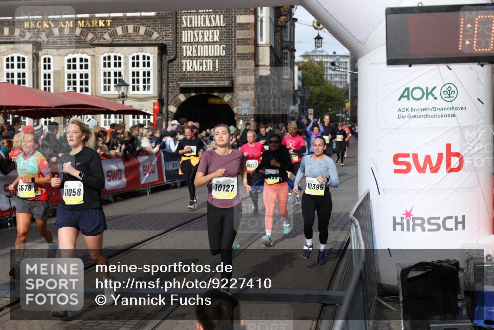 05.10.2025 - 20. swb-Marathon Bremen Yannick Fuchs http://msf.ph/oto/9227410 05.10.2025 10:58:12 Ziel 9576, 9582, 9634, 9872, 10127, 10377, 10395, 10459, 10577, 10620, 10793, 11058, 11601, 11663 meine-sportfotos.de