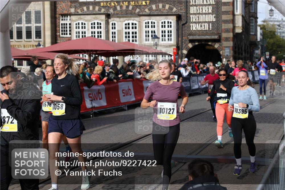 05.10.2025 - 20. swb-Marathon Bremen Yannick Fuchs http://msf.ph/oto/9227422 05.10.2025 10:58:13 Ziel 9576, 9582, 9634, 9872, 10127, 10377, 10395, 10459, 10620, 10793, 11058, 11601 meine-sportfotos.de