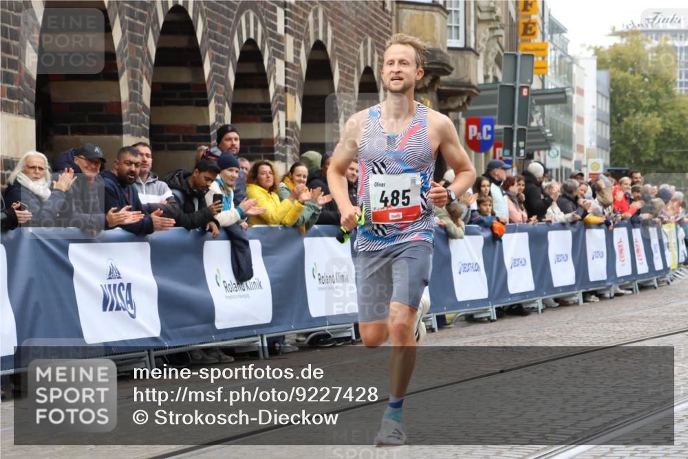 05.10.2025 - 20. swb-Marathon Bremen Strokosch-Dieckow http://msf.ph/oto/9227428 05.10.2025 12:22:08 Ziel 485 meine-sportfotos.de