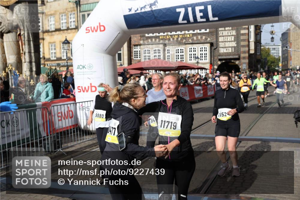 05.10.2025 - 20. swb-Marathon Bremen Yannick Fuchs http://msf.ph/oto/9227439 05.10.2025 11:01:17 Ziel 9182, 9305, 9443, 9880, 10477, 10630, 10914, 11053, 11337, 11338, 11524, 11597, 11719 meine-sportfotos.de