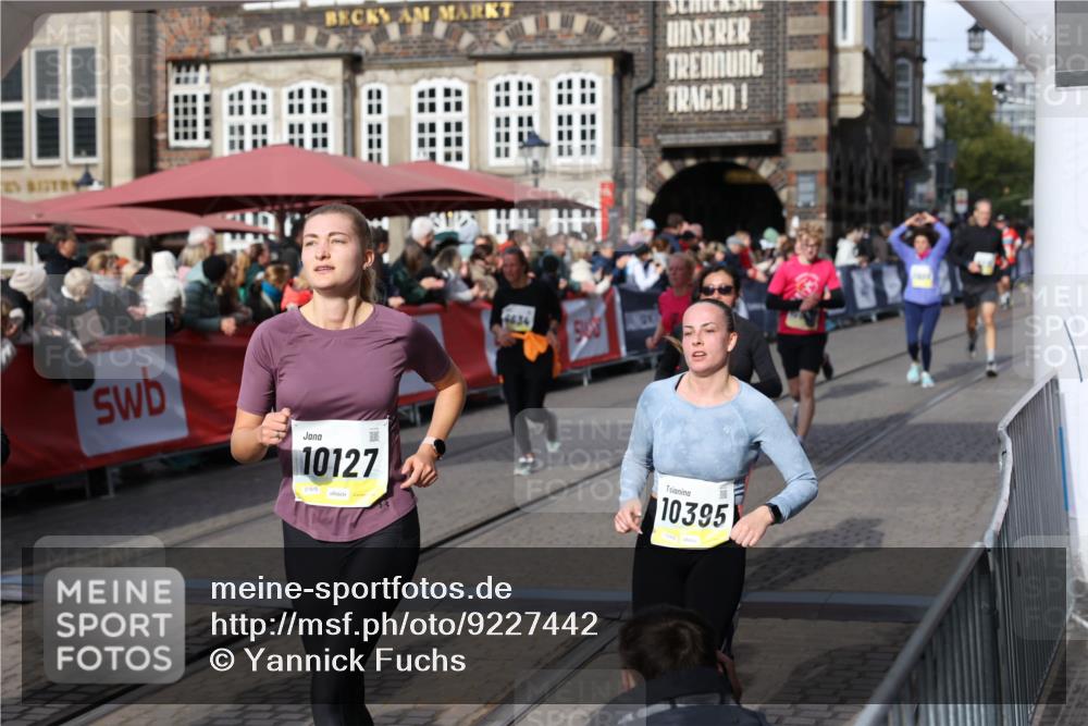 05.10.2025 - 20. swb-Marathon Bremen Yannick Fuchs http://msf.ph/oto/9227442 05.10.2025 10:58:14 Ziel 9576, 9582, 9634, 9872, 10127, 10377, 10395, 10398, 10459, 10620, 10793, 11058, 11601, 11608 meine-sportfotos.de