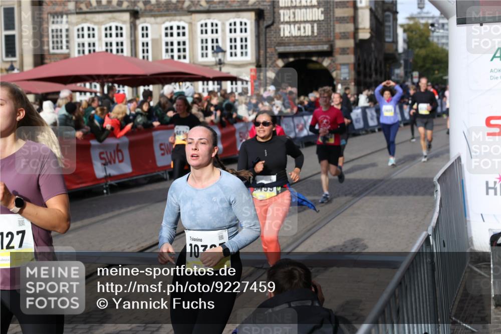 05.10.2025 - 20. swb-Marathon Bremen Yannick Fuchs http://msf.ph/oto/9227459 05.10.2025 10:58:14 Ziel 9576, 9582, 9634, 9872, 10127, 10377, 10395, 10398, 10459, 10620, 10793, 11058, 11601, 11608 meine-sportfotos.de