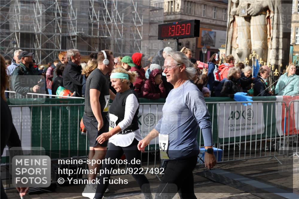 05.10.2025 - 20. swb-Marathon Bremen Yannick Fuchs http://msf.ph/oto/9227492 05.10.2025 11:01:20 Ziel 9182, 9443, 9613, 9880, 10477, 10544, 10762, 10914, 11337, 11338, 11524, 11597, 11680, 11719 meine-sportfotos.de