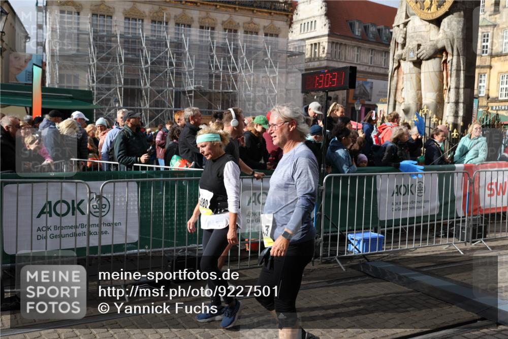 05.10.2025 - 20. swb-Marathon Bremen Yannick Fuchs http://msf.ph/oto/9227501 05.10.2025 11:01:20 Ziel 9182, 9443, 9613, 9880, 10477, 10544, 10762, 10914, 11337, 11338, 11524, 11597, 11680, 11719 meine-sportfotos.de