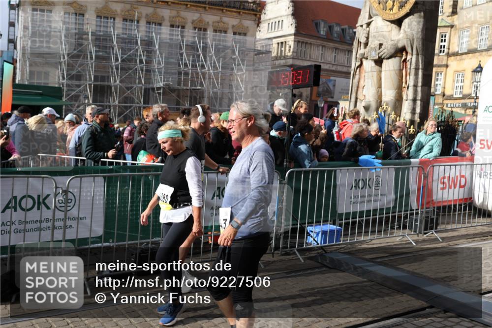 05.10.2025 - 20. swb-Marathon Bremen Yannick Fuchs http://msf.ph/oto/9227506 05.10.2025 11:01:20 Ziel 9182, 9443, 9613, 9880, 10477, 10544, 10762, 10914, 11337, 11338, 11524, 11597, 11680, 11719 meine-sportfotos.de