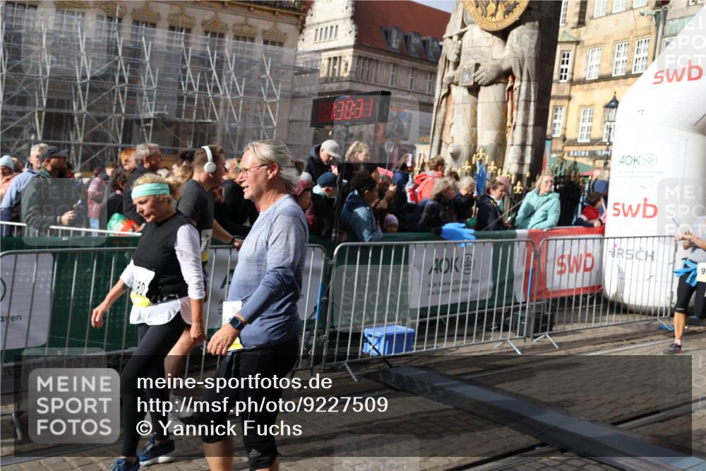05.10.2025 - 20. swb-Marathon Bremen Yannick Fuchs http://msf.ph/oto/9227509 05.10.2025 11:01:20 Ziel 9182, 9443, 9613, 9880, 10477, 10544, 10762, 10914, 11337, 11338, 11524, 11597, 11680, 11719 meine-sportfotos.de