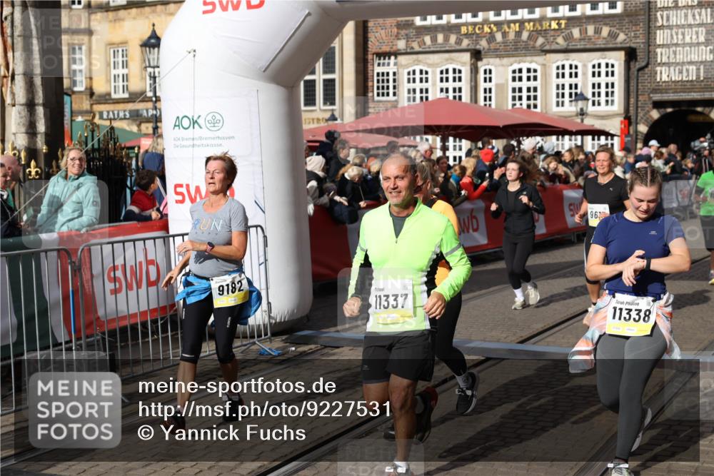 05.10.2025 - 20. swb-Marathon Bremen Yannick Fuchs http://msf.ph/oto/9227531 05.10.2025 11:01:21 Ziel 9182, 9443, 9613, 9880, 10544, 10762, 10914, 11337, 11338, 11524, 11597, 11680 meine-sportfotos.de