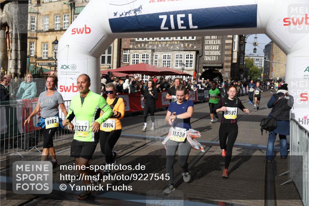05.10.2025 - 20. swb-Marathon Bremen Yannick Fuchs http://msf.ph/oto/9227545 05.10.2025 11:01:21 Ziel 9182, 9443, 9613, 9880, 10544, 10762, 10914, 11337, 11338, 11524, 11597, 11680 meine-sportfotos.de