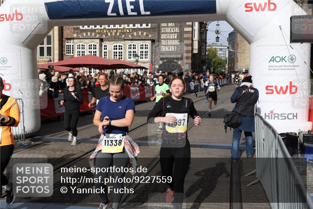 05.10.2025 - 20. swb-Marathon Bremen Yannick Fuchs http://msf.ph/oto/9227559 05.10.2025 11:01:22 Ziel 9182, 9443, 9613, 9880, 10544, 10762, 10914, 11337, 11338, 11524, 11597, 11680 meine-sportfotos.de