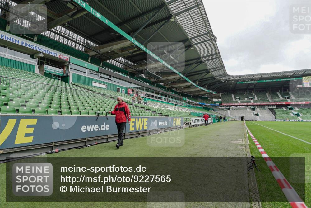 05.10.2025 - 20. swb-Marathon Bremen Michael Burmester http://msf.ph/oto/9227565 05.10.2025 12:02:12 Laufen im Stadion 3, 1124 meine-sportfotos.de