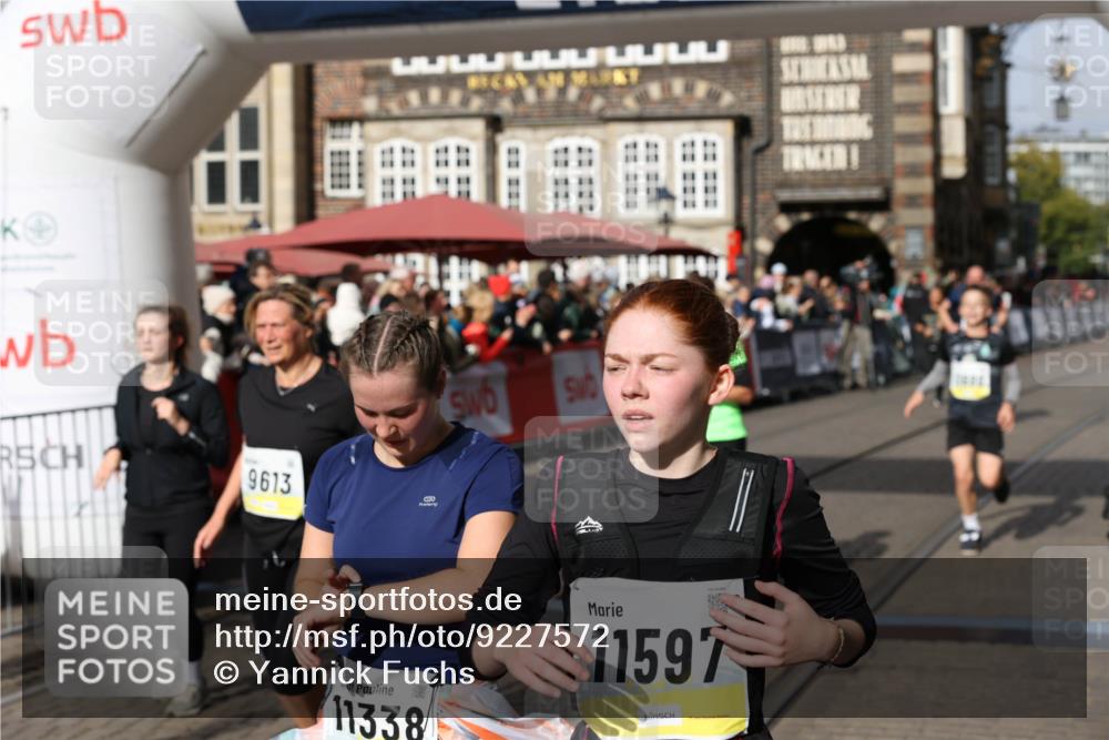 05.10.2025 - 20. swb-Marathon Bremen Yannick Fuchs http://msf.ph/oto/9227572 05.10.2025 11:01:22 Ziel 9182, 9443, 9613, 9880, 10544, 10762, 10914, 11337, 11338, 11524, 11597, 11680 meine-sportfotos.de