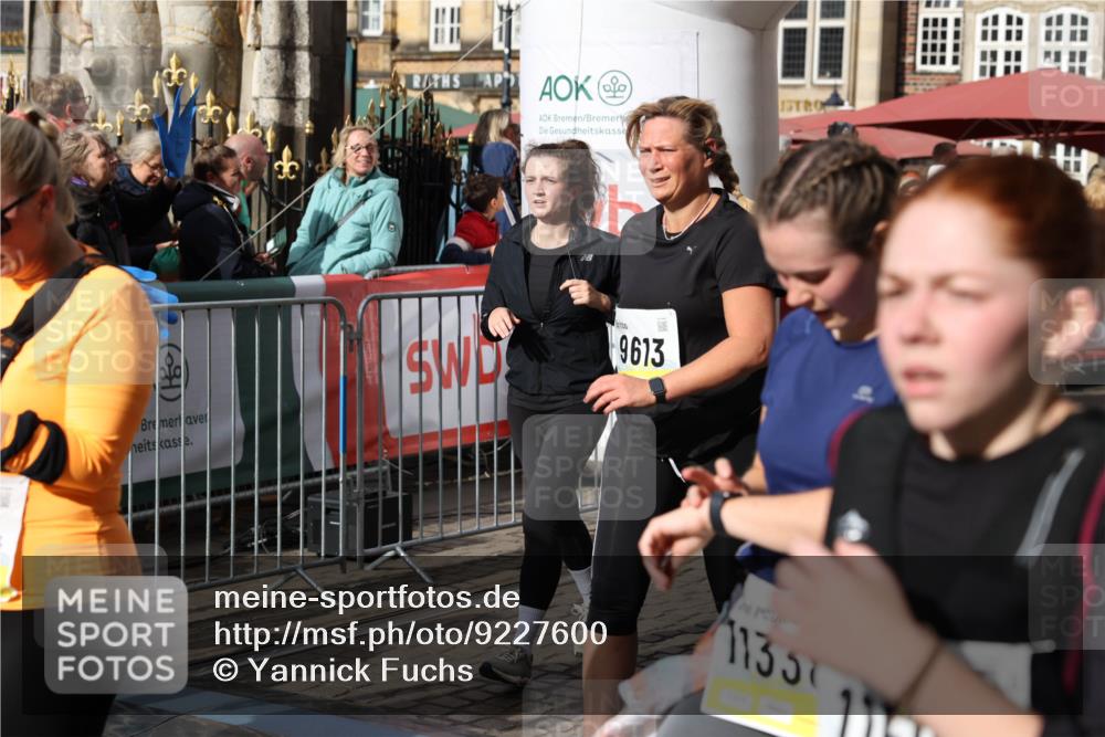 05.10.2025 - 20. swb-Marathon Bremen Yannick Fuchs http://msf.ph/oto/9227600 05.10.2025 11:01:23 Ziel 9182, 9613, 9925, 10544, 10762, 10914, 11337, 11338, 11597, 11680 meine-sportfotos.de