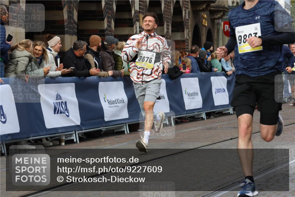 05.10.2025 - 20. swb-Marathon Bremen Strokosch-Dieckow http://msf.ph/oto/9227609 05.10.2025 10:50:03 Ziel 9485, 9645, 9676, 9693, 9787, 9803, 10246, 10543, 10868, 11104, 11208, 11288, 11295, 11621 meine-sportfotos.de