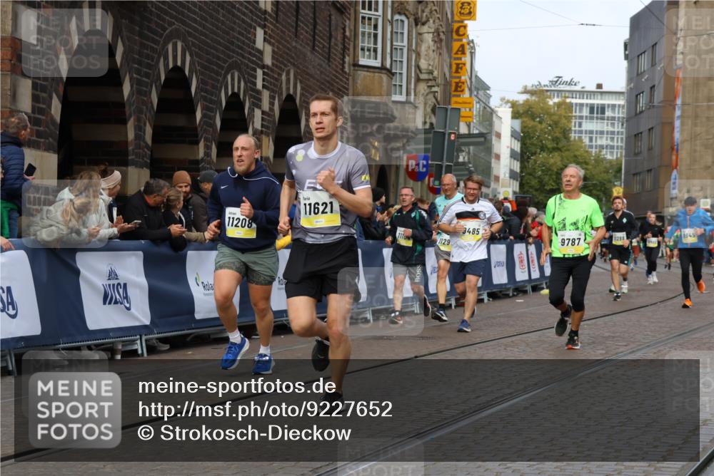 05.10.2025 - 20. swb-Marathon Bremen Strokosch-Dieckow http://msf.ph/oto/9227652 05.10.2025 10:50:05 Ziel 9485, 9645, 9676, 9689, 9787, 10246, 10868, 11104, 11208, 11288, 11295, 11621 meine-sportfotos.de