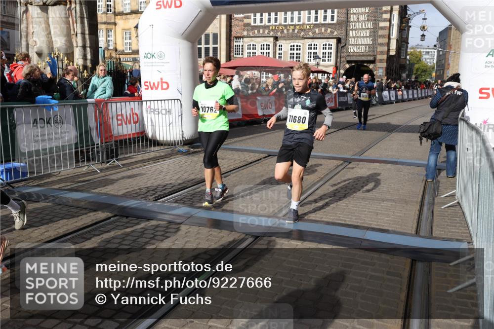 05.10.2025 - 20. swb-Marathon Bremen Yannick Fuchs http://msf.ph/oto/9227666 05.10.2025 11:01:24 Ziel 9182, 9613, 9925, 10544, 10762, 10914, 11337, 11338, 11597, 11680, 11688 meine-sportfotos.de