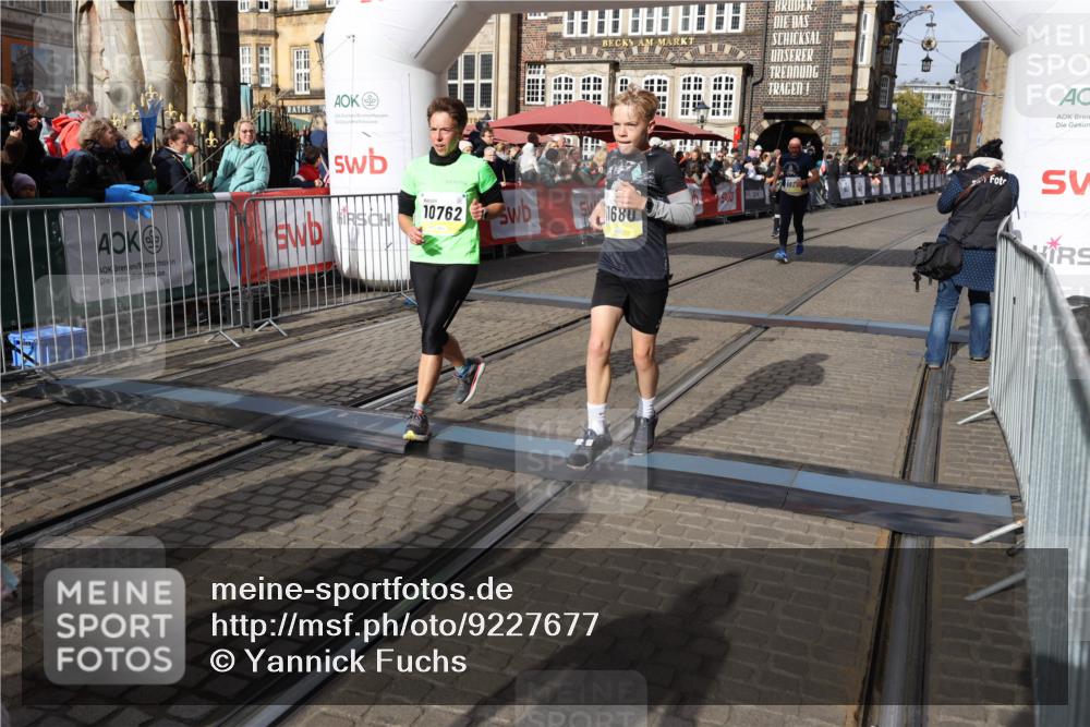 05.10.2025 - 20. swb-Marathon Bremen Yannick Fuchs http://msf.ph/oto/9227677 05.10.2025 11:01:24 Ziel 9182, 9613, 9925, 10544, 10762, 10914, 11337, 11338, 11597, 11680, 11688 meine-sportfotos.de
