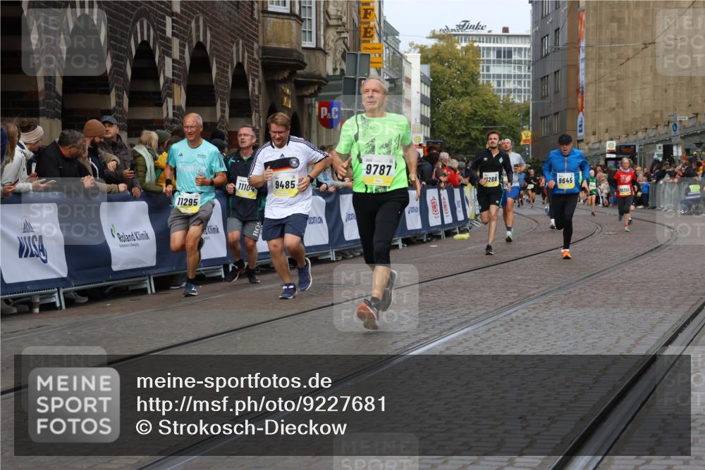 05.10.2025 - 20. swb-Marathon Bremen Strokosch-Dieckow http://msf.ph/oto/9227681 05.10.2025 10:50:07 Ziel 9485, 9579, 9645, 9689, 9787, 10246, 10356, 10400, 11104, 11208, 11288, 11295, 11621 meine-sportfotos.de
