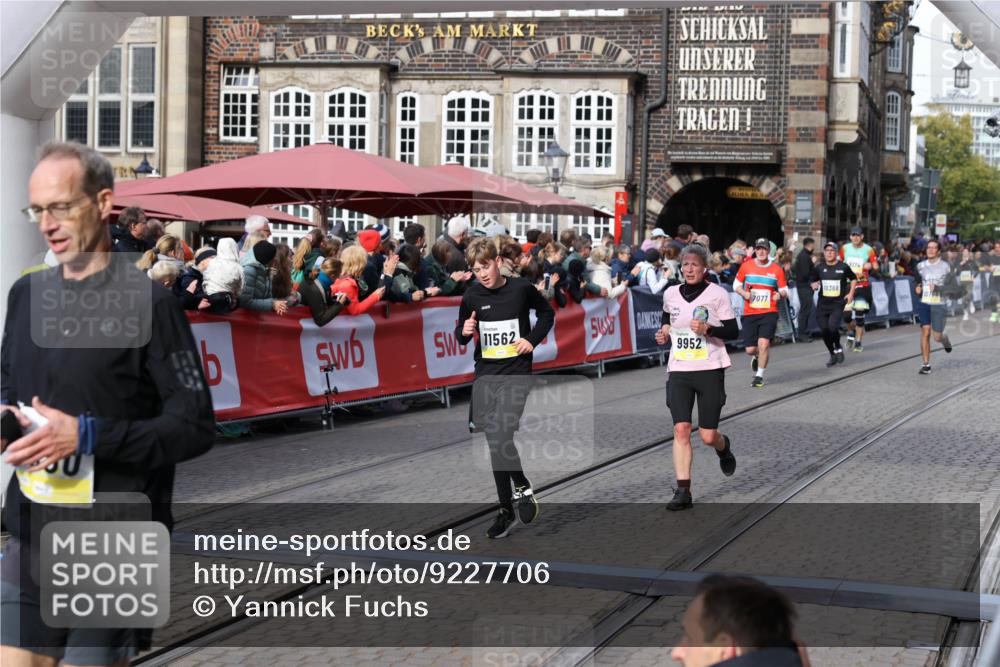 05.10.2025 - 20. swb-Marathon Bremen Yannick Fuchs http://msf.ph/oto/9227706 05.10.2025 10:58:20 Ziel 9330, 9634, 9952, 10377, 10398, 10459, 10620, 11562, 11608 meine-sportfotos.de