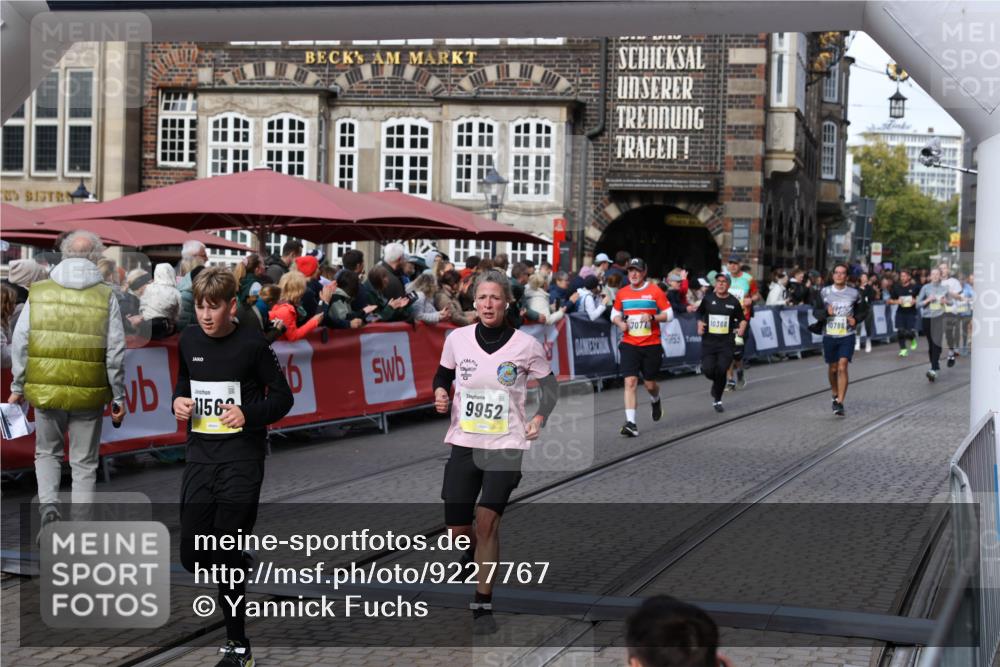 05.10.2025 - 20. swb-Marathon Bremen Yannick Fuchs http://msf.ph/oto/9227767 05.10.2025 10:58:21 Ziel 7077, 9330, 9634, 9952, 10377, 10398, 10620, 11562, 11608 meine-sportfotos.de