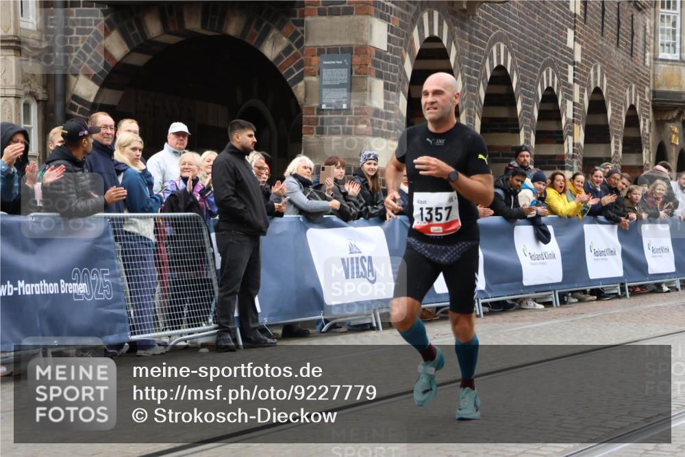 05.10.2025 - 20. swb-Marathon Bremen Strokosch-Dieckow http://msf.ph/oto/9227779 05.10.2025 12:25:04 Ziel 1357 meine-sportfotos.de