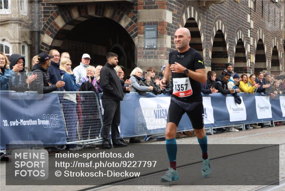 05.10.2025 - 20. swb-Marathon Bremen Strokosch-Dieckow http://msf.ph/oto/9227797 05.10.2025 12:25:04 Ziel 1357 meine-sportfotos.de
