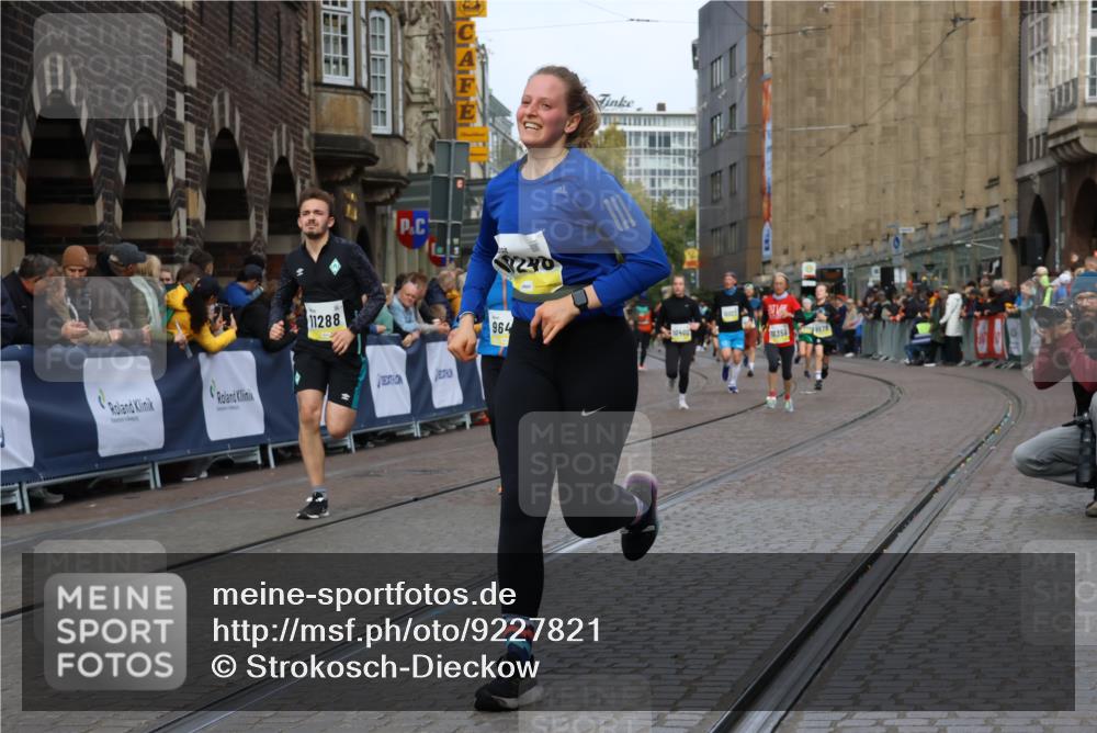 05.10.2025 - 20. swb-Marathon Bremen Strokosch-Dieckow http://msf.ph/oto/9227821 05.10.2025 10:50:09 Ziel 9485, 9579, 9645, 9689, 9787, 10022, 10246, 10356, 10400, 11104, 11208, 11288, 11295 meine-sportfotos.de