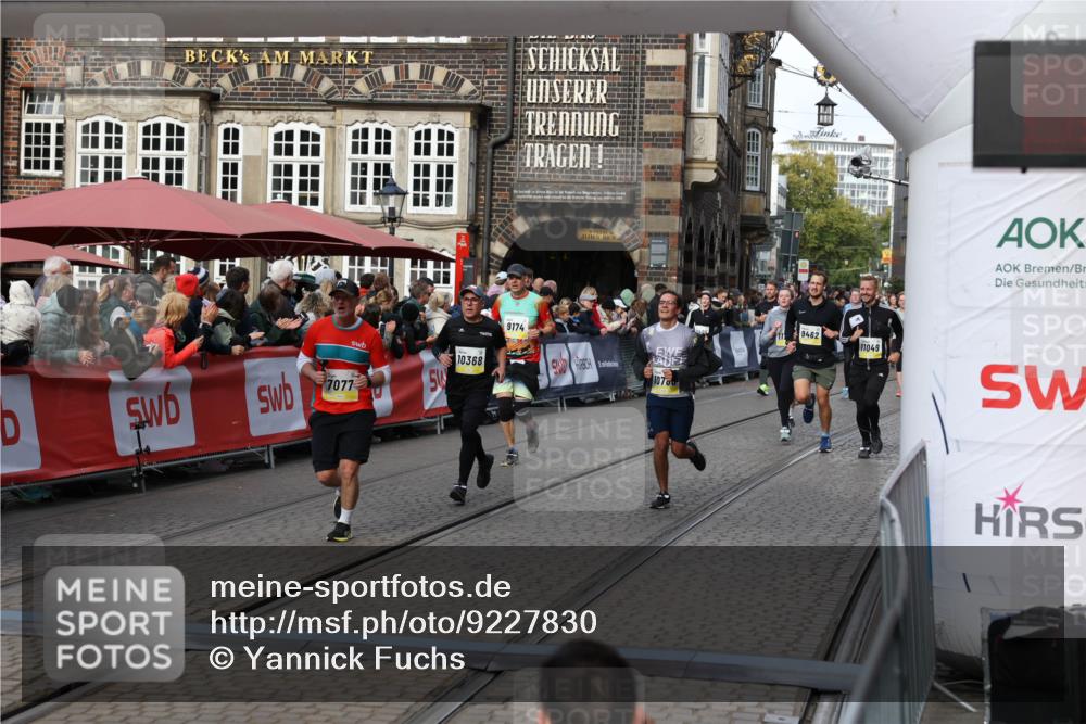 05.10.2025 - 20. swb-Marathon Bremen Yannick Fuchs http://msf.ph/oto/9227830 05.10.2025 10:58:23 Ziel 7077, 9174, 9330, 9462, 9952, 10368, 10398, 10786, 11049, 11562, 11608 meine-sportfotos.de