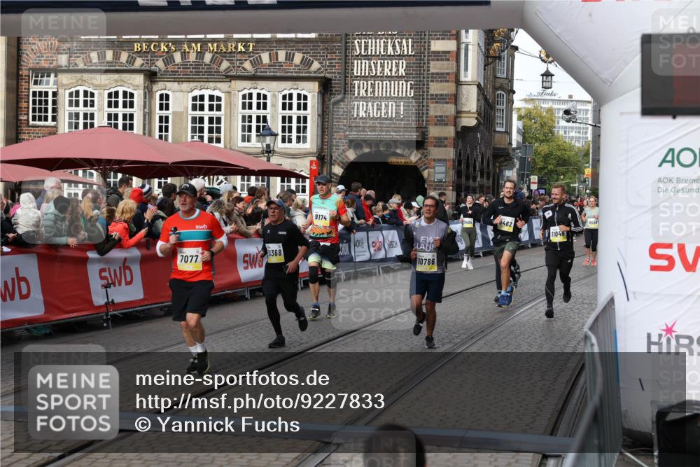 05.10.2025 - 20. swb-Marathon Bremen Yannick Fuchs http://msf.ph/oto/9227833 05.10.2025 10:58:23 Ziel 7077, 9174, 9330, 9462, 9952, 10368, 10398, 10786, 11049, 11562, 11608 meine-sportfotos.de