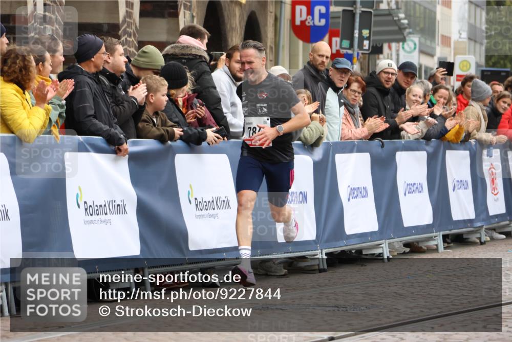 05.10.2025 - 20. swb-Marathon Bremen Strokosch-Dieckow http://msf.ph/oto/9227844 05.10.2025 12:25:18 Ziel 784 meine-sportfotos.de