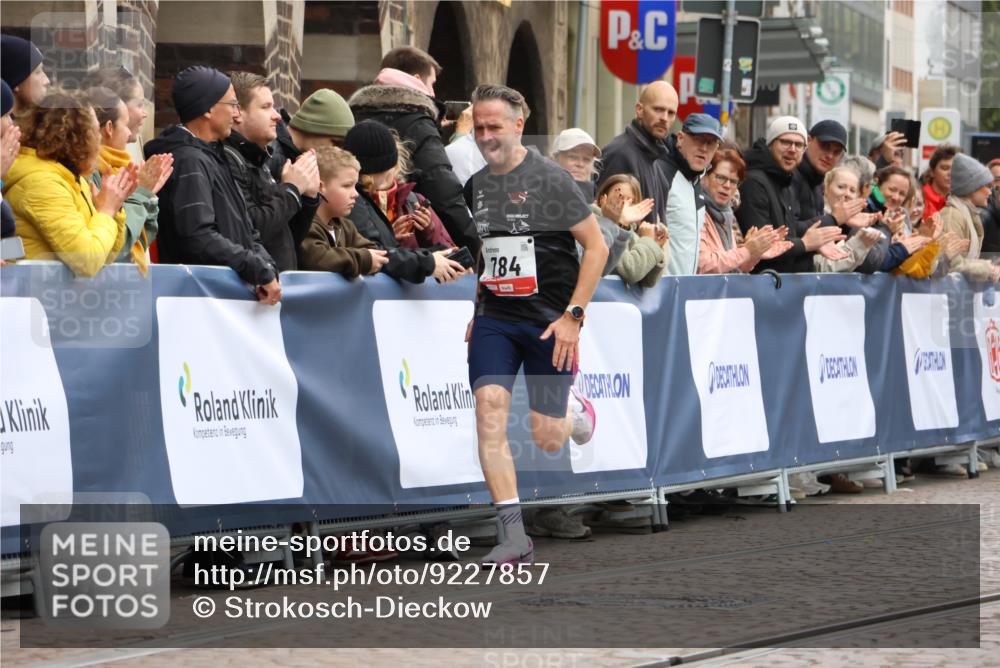 05.10.2025 - 20. swb-Marathon Bremen Strokosch-Dieckow http://msf.ph/oto/9227857 05.10.2025 12:25:19 Ziel 784 meine-sportfotos.de