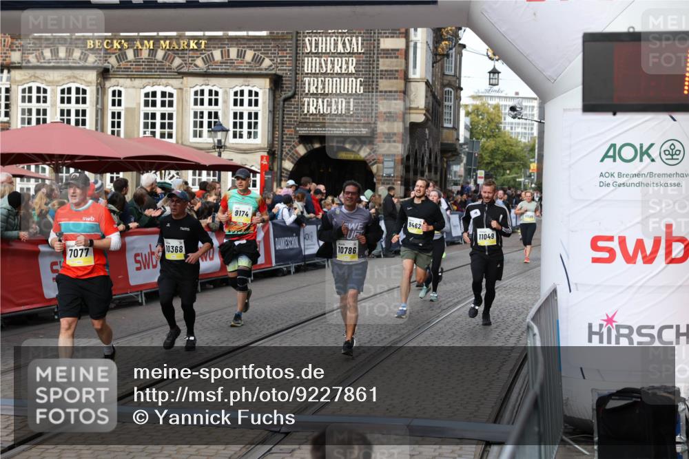 05.10.2025 - 20. swb-Marathon Bremen Yannick Fuchs http://msf.ph/oto/9227861 05.10.2025 10:58:24 Ziel 7077, 9174, 9330, 9462, 9952, 10368, 10398, 10786, 11049, 11562, 11608, 11724 meine-sportfotos.de