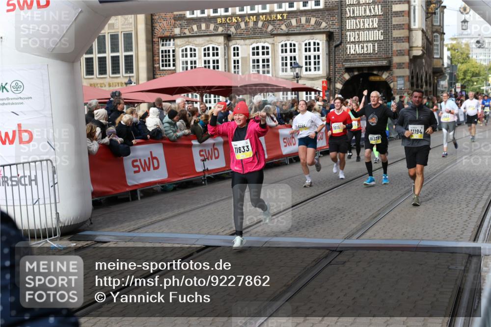 05.10.2025 - 20. swb-Marathon Bremen Yannick Fuchs http://msf.ph/oto/9227862 05.10.2025 11:01:35 Ziel 7908, 9286, 9371, 10157, 10336, 11194, 11633 meine-sportfotos.de