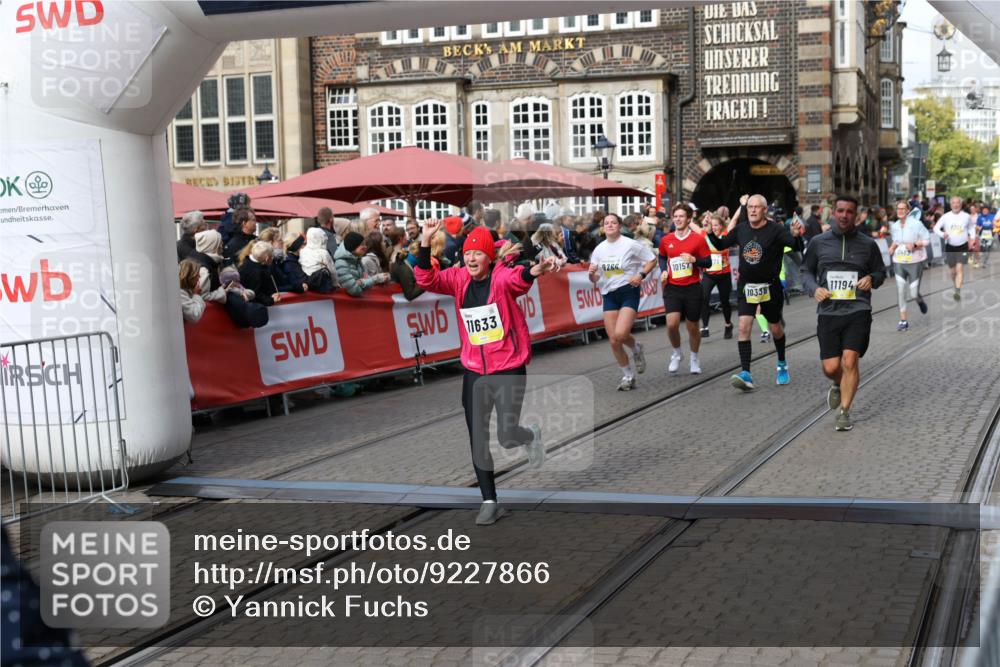 05.10.2025 - 20. swb-Marathon Bremen Yannick Fuchs http://msf.ph/oto/9227866 05.10.2025 11:01:35 Ziel 7908, 9286, 9371, 10157, 10336, 11194, 11633 meine-sportfotos.de