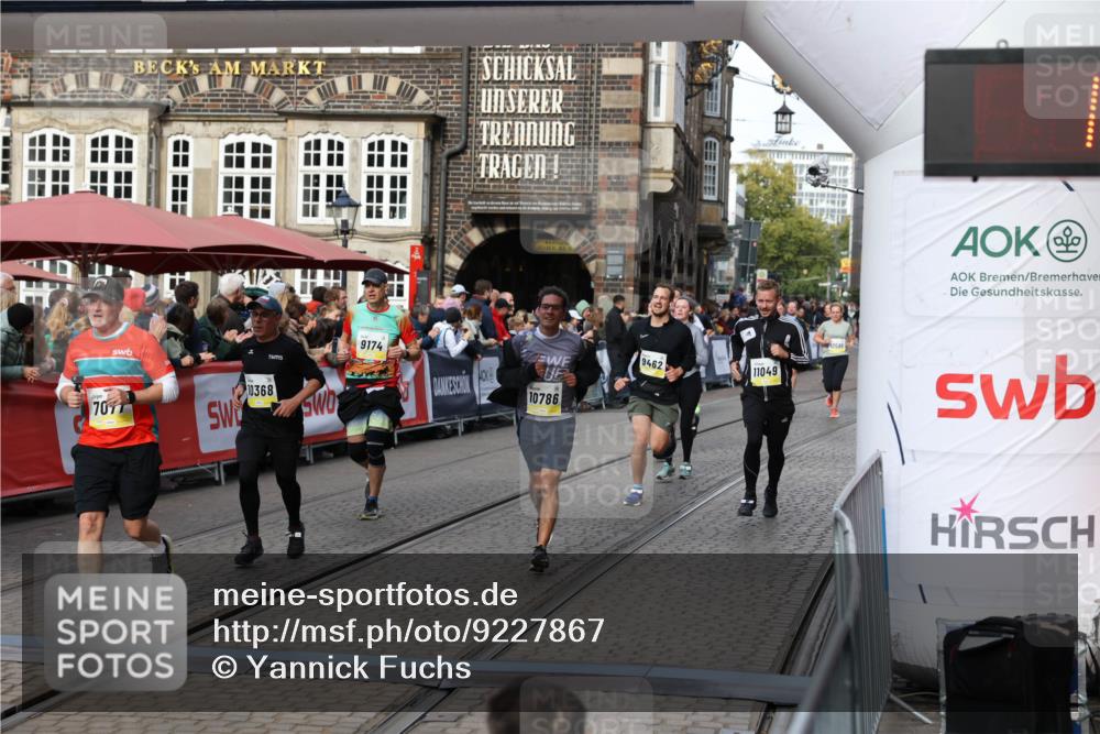 05.10.2025 - 20. swb-Marathon Bremen Yannick Fuchs http://msf.ph/oto/9227867 05.10.2025 10:58:24 Ziel 7077, 9174, 9330, 9462, 9952, 10368, 10398, 10786, 11049, 11562, 11608, 11724 meine-sportfotos.de