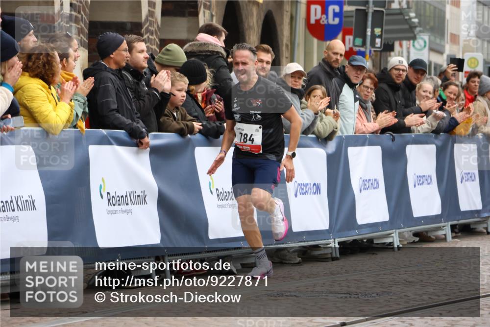 05.10.2025 - 20. swb-Marathon Bremen Strokosch-Dieckow http://msf.ph/oto/9227871 05.10.2025 12:25:19 Ziel 784 meine-sportfotos.de