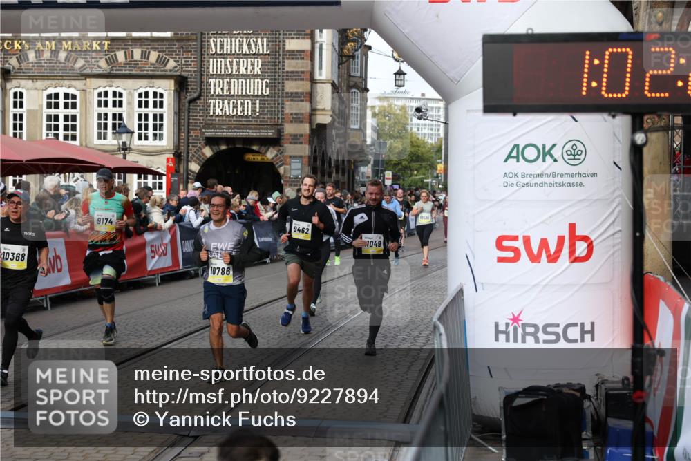 05.10.2025 - 20. swb-Marathon Bremen Yannick Fuchs http://msf.ph/oto/9227894 05.10.2025 10:58:24 Ziel 7077, 9174, 9330, 9462, 9952, 10368, 10398, 10786, 11049, 11562, 11608, 11724 meine-sportfotos.de