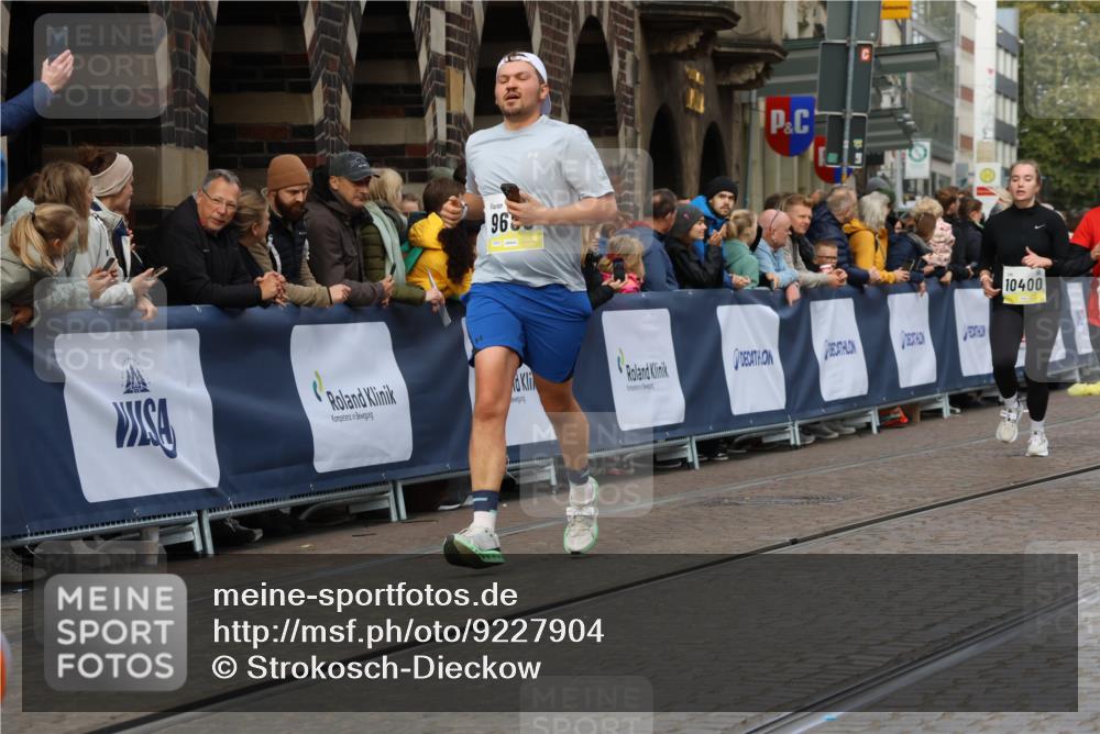 05.10.2025 - 20. swb-Marathon Bremen Strokosch-Dieckow http://msf.ph/oto/9227904 05.10.2025 10:50:12 Ziel 9579, 9645, 9689, 10022, 10356, 10400, 10443, 11104 meine-sportfotos.de