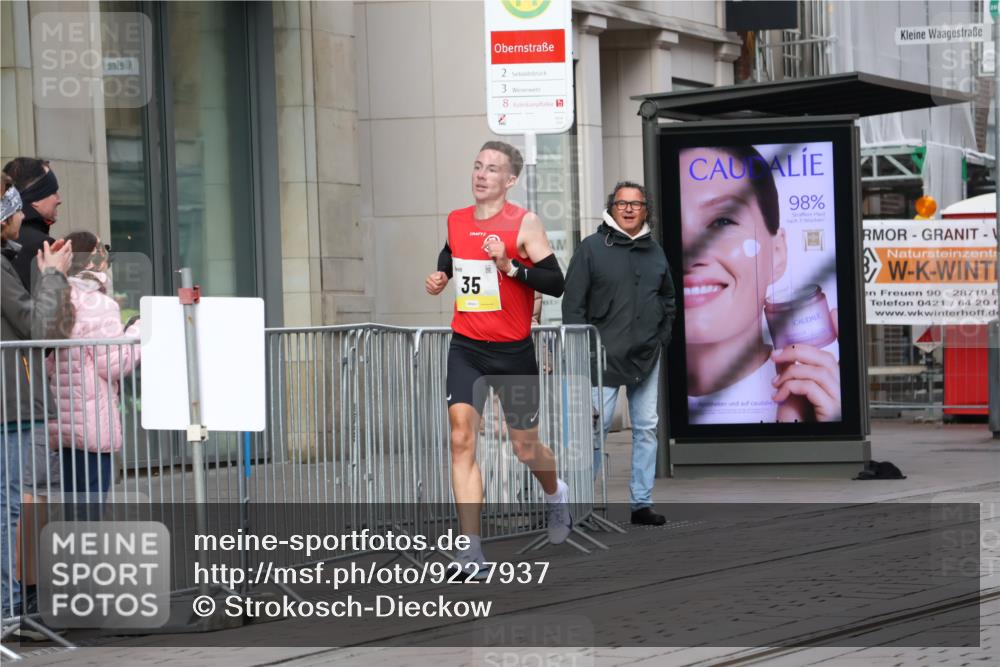 05.10.2025 - 20. swb-Marathon Bremen Strokosch-Dieckow http://msf.ph/oto/9227937 05.10.2025 10:26:54 Ziel 35, 35 meine-sportfotos.de