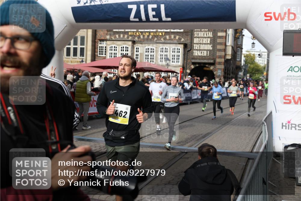 05.10.2025 - 20. swb-Marathon Bremen Yannick Fuchs http://msf.ph/oto/9227979 05.10.2025 10:58:27 Ziel 7077, 9174, 9462, 9608, 9952, 10084, 10368, 10586, 10786, 11049, 11184, 11495, 11562, 11724 meine-sportfotos.de
