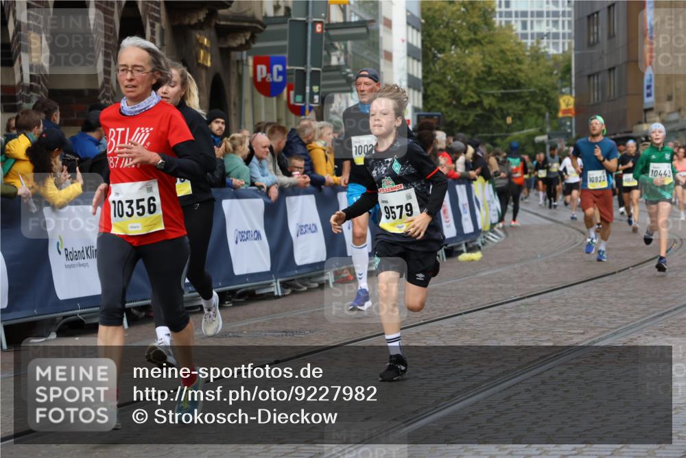 05.10.2025 - 20. swb-Marathon Bremen Strokosch-Dieckow http://msf.ph/oto/9227982 05.10.2025 10:50:14 Ziel 9579, 9645, 9689, 10022, 10356, 10400, 10443, 10923 meine-sportfotos.de